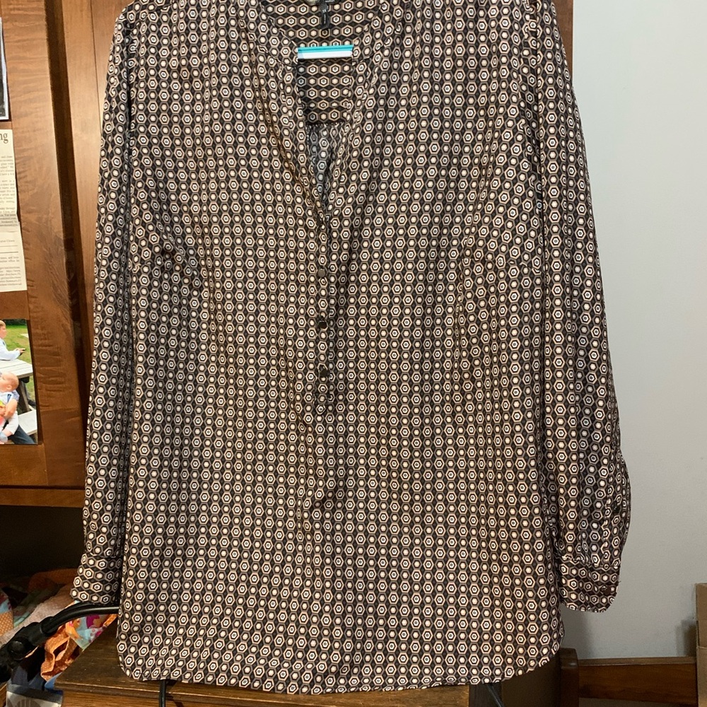 Daisy Fuentes Hexagon Pattern Blouse in Black and Tan